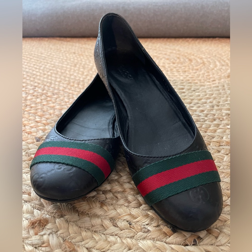 Gucci Black Flats with Signature Stripes